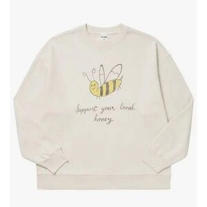 NWOT RE/DONE
OVERSIZED LOCAL HONEY CREWNECK - VINTAGE WHITE 🐝💛SOLD OUT ONLINE